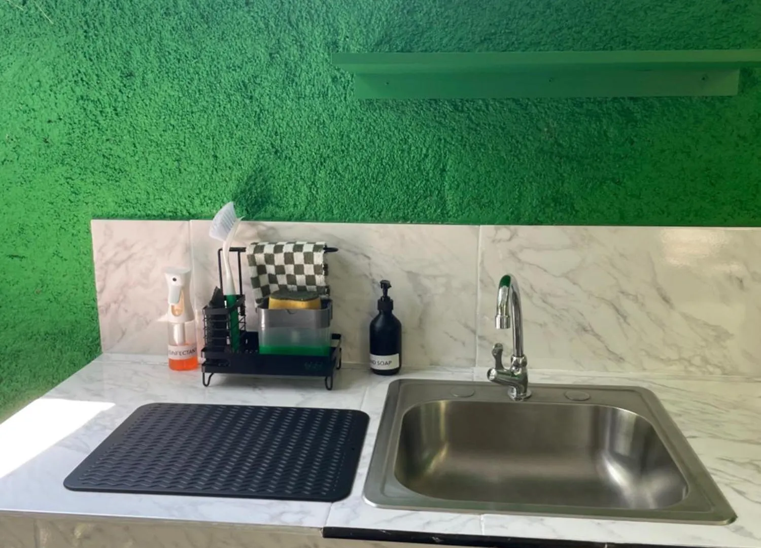 Centrally Located Room - 5 بورت أنطونيو 0*,  جامايكا